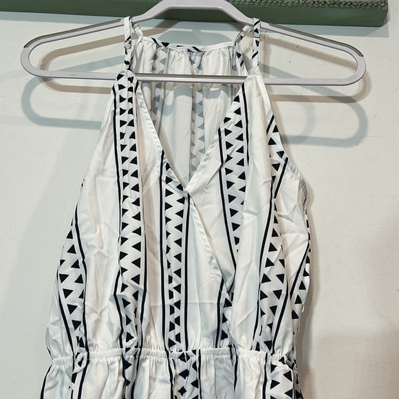 Cupshe bohemian arrow Black and White romper shorts women’s size medium new - Picture 3 of 7